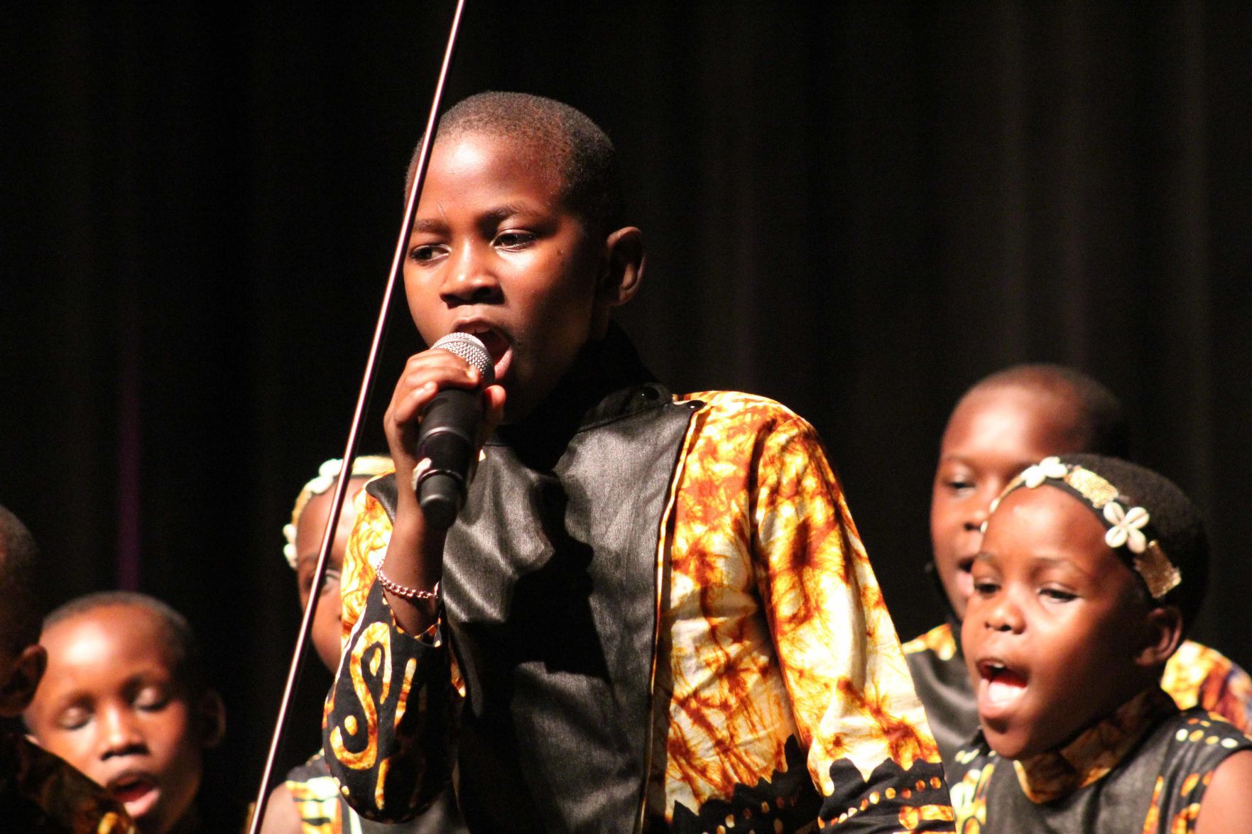 110719-reed-gallery-choir020